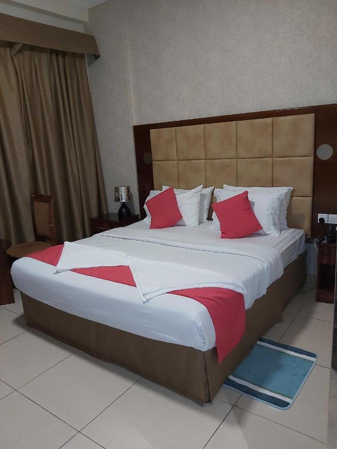 Bliss Hotel Dubai Exterior foto